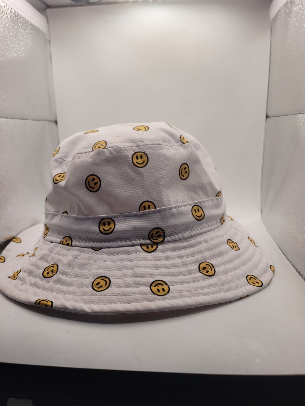 Bucket Hat White With Smiley Face American Eagle